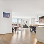 Family Friends, 3 Bedroom With Terrace Feriehus *