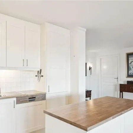 Family Friends, 3 Bedroom With Terrace 度假居 *