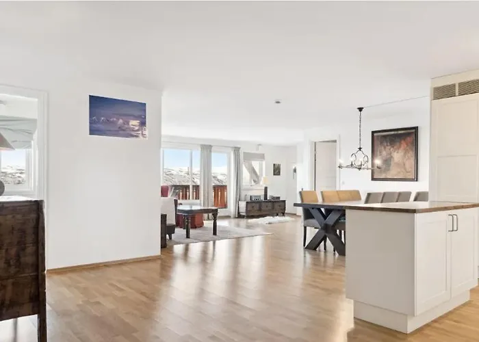 Family Friends, 3 Bedroom With Terrace בית נופש *